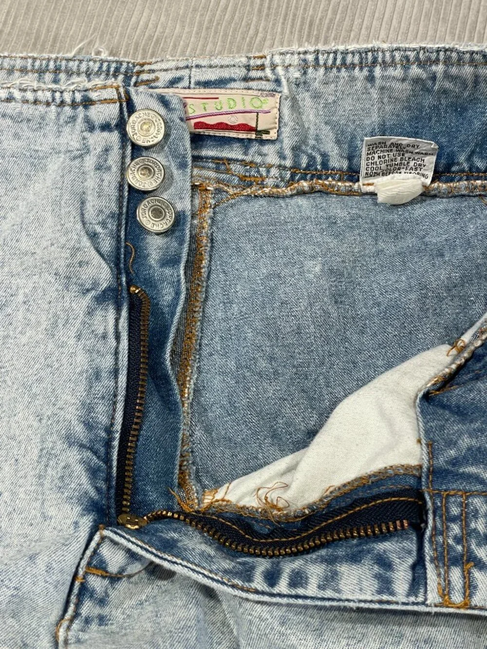 Vtg 80s Jordache Studio Acid Wash High Waisted Tapered Mom Jeans Women's Size 10 - Picture 12 of 12